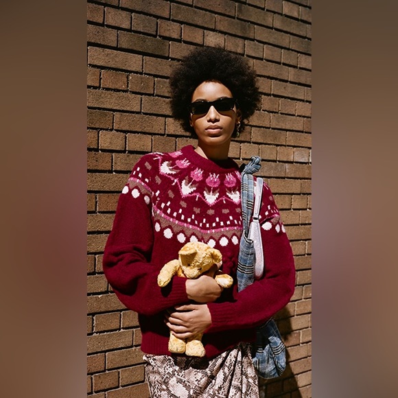 Scotch & Soda
Tulip Fair Isle Cable Pullover-Rhubarb - Picture 10 of 10